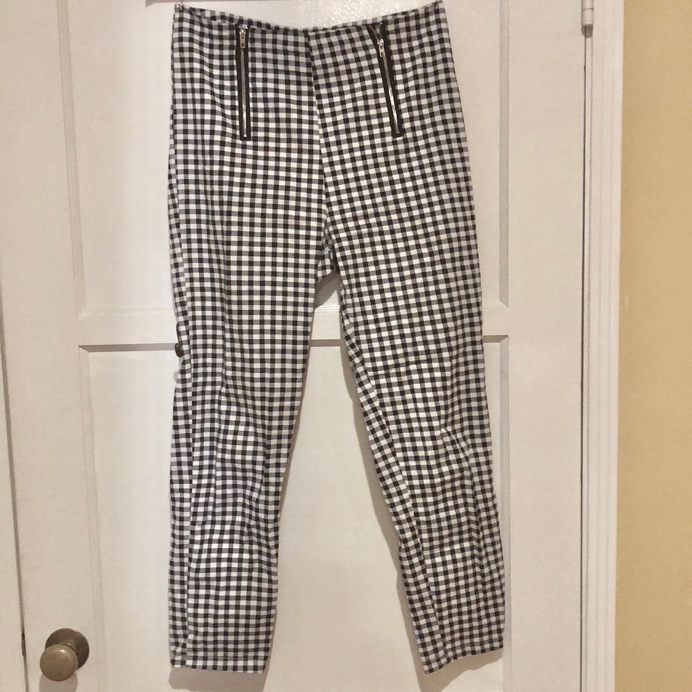 Adorable high waisted gingham pants